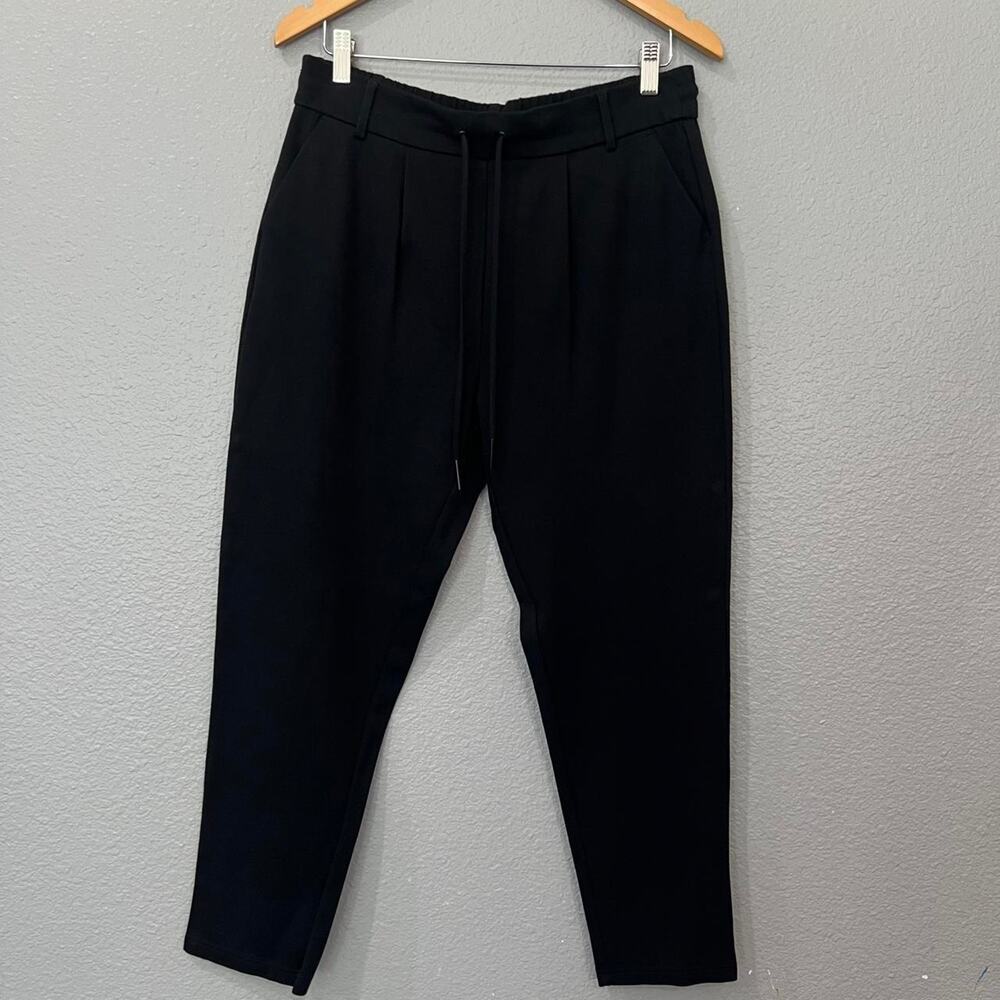 R. SOFIA Black Pleated Tapered Pants Petite L